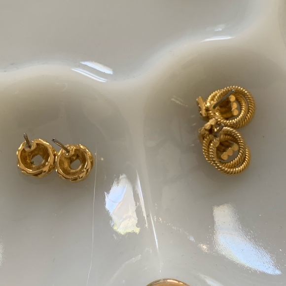 Vintage Gold Plated Knot Post Style Earrings Duo - Picture 4 of 4